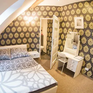 Hostel Fitness - Restauracja, Darmowy Parking I Silownia, Vratislav